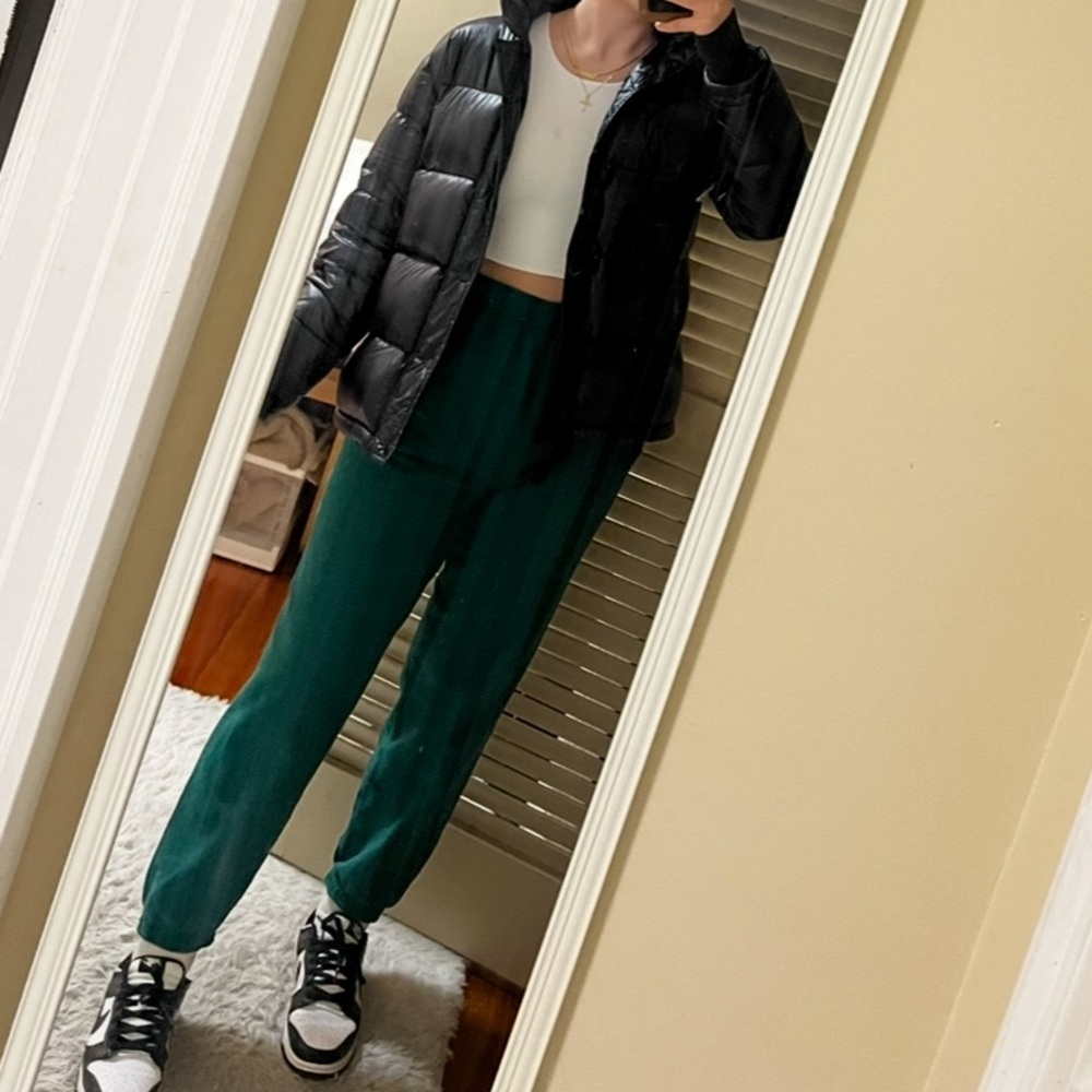 Aritzia Forest/Emerald Green sweatpants